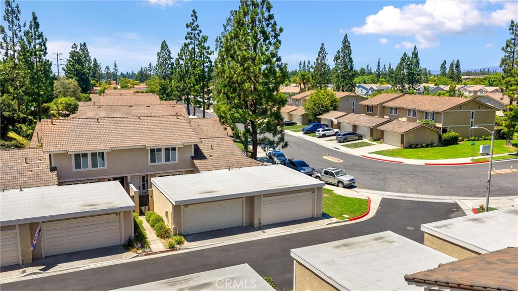 307 Aqueduct Court