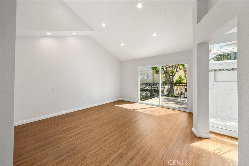 371 N Brook Glen