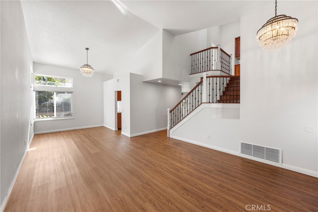 371 N Brook Glen