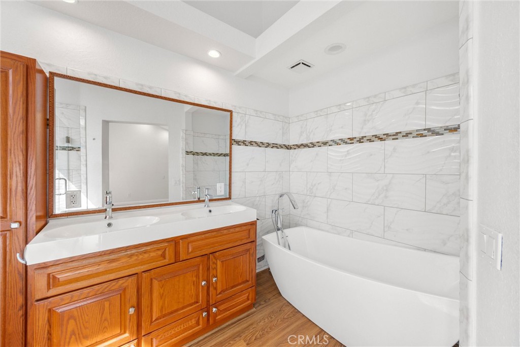 371 N Brook Glen
