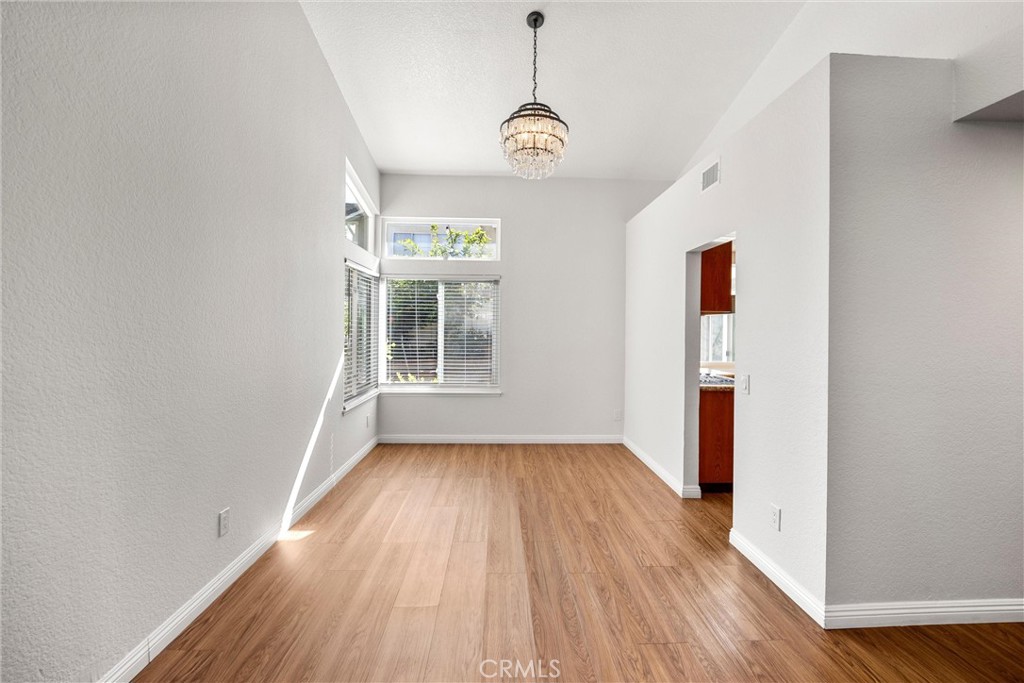 371 N Brook Glen