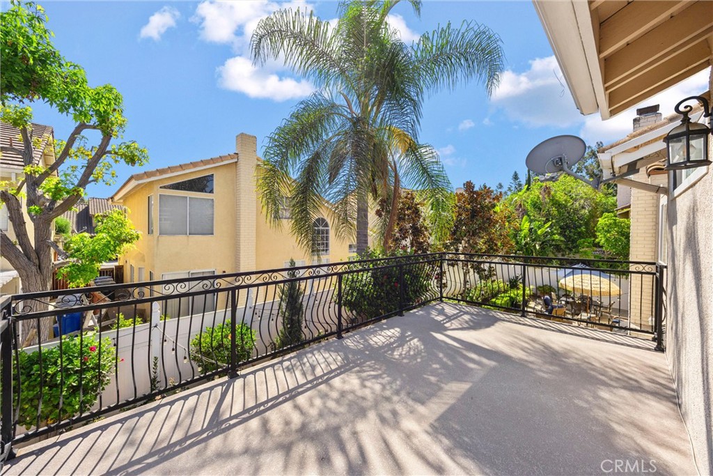 371 N Brook Glen