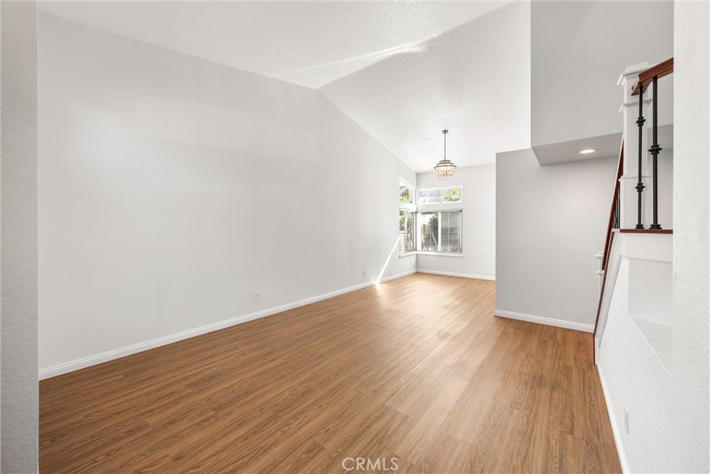 371 N Brook Glen