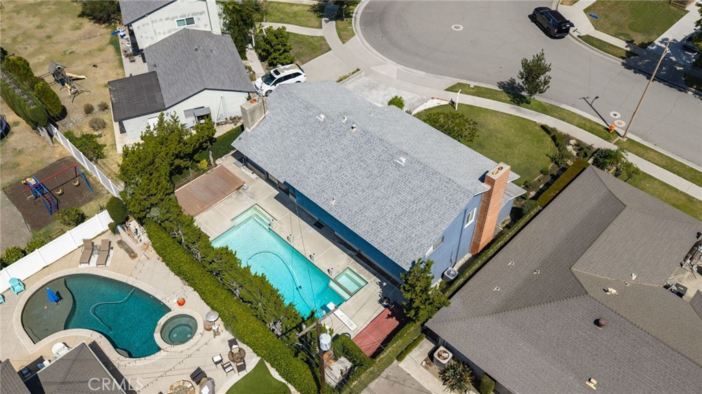 2534 E Washington