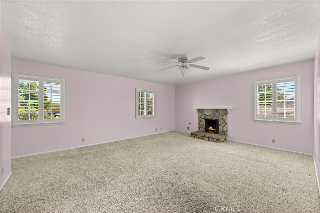 2534 E Washington