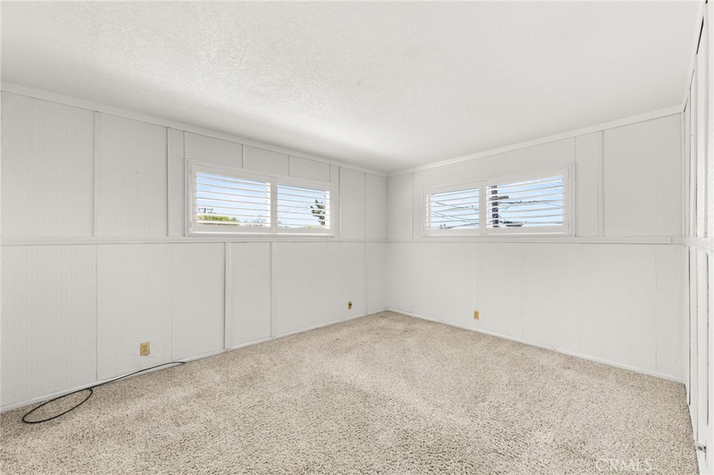 2534 E Washington