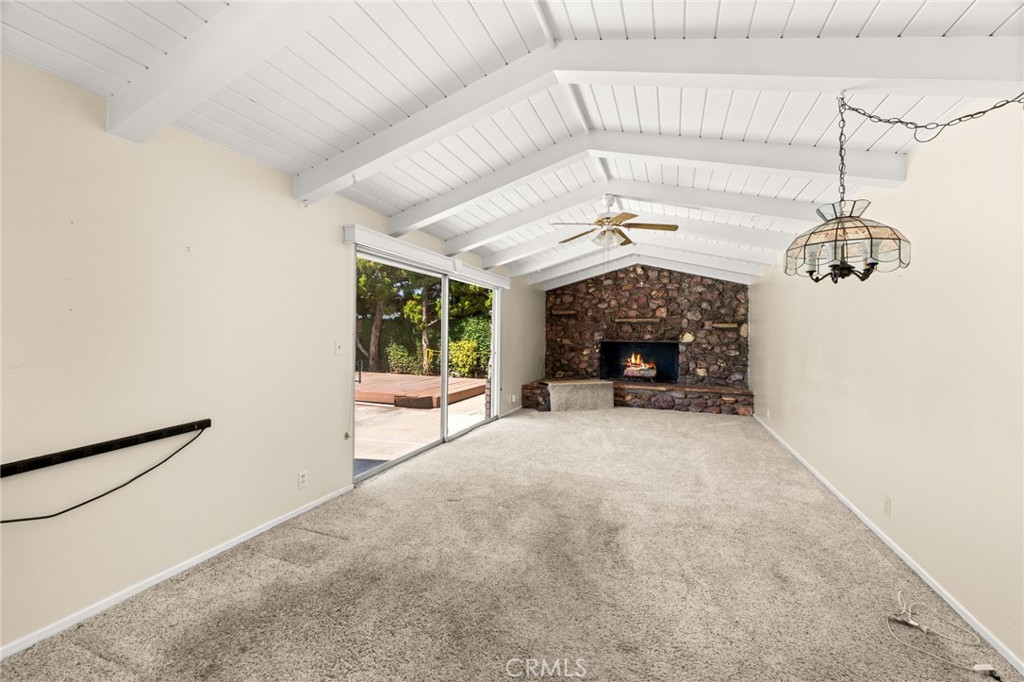 2534 E Washington