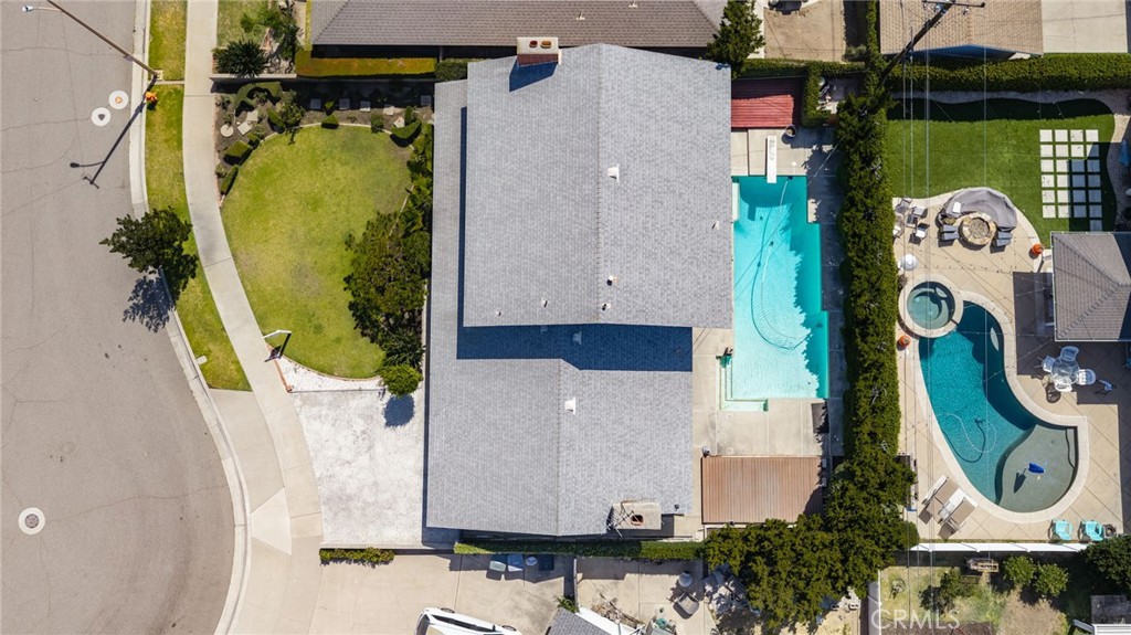 2534 E Washington
