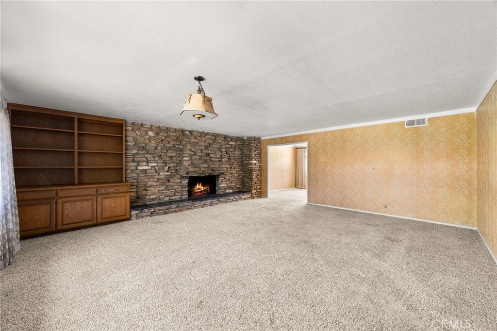 2534 E Washington