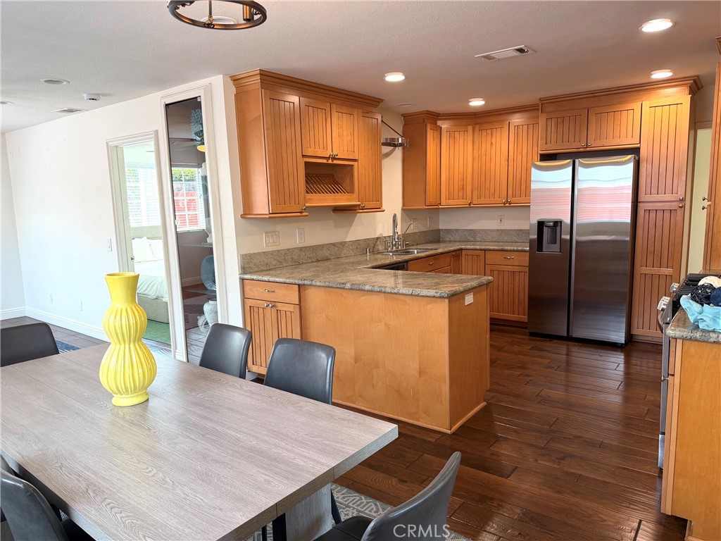 6812 Chapman