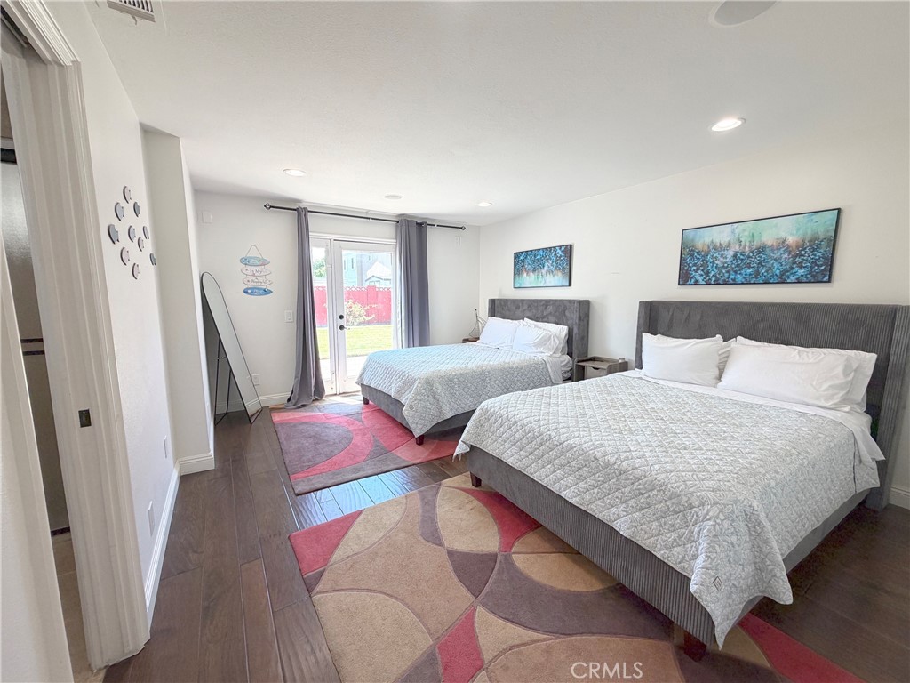 6812 Chapman