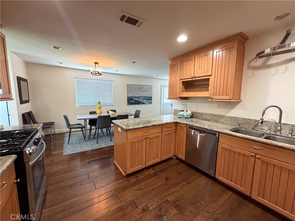 6812 Chapman