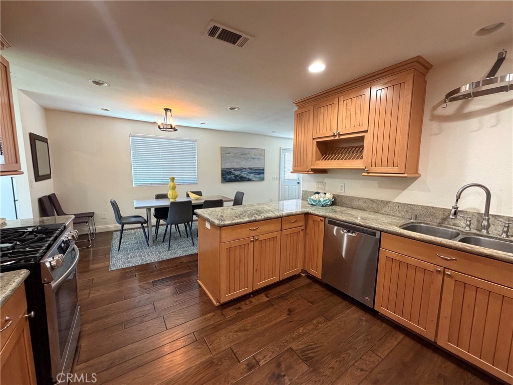 6812 Chapman