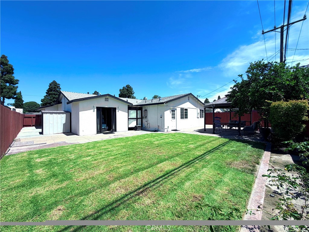 6812 Chapman