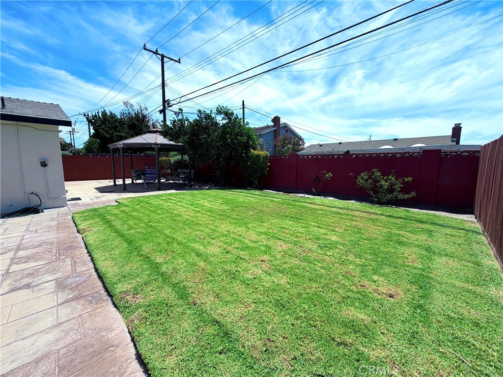 6812 Chapman