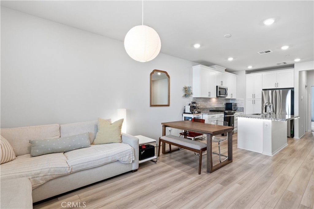 1756 Cayton