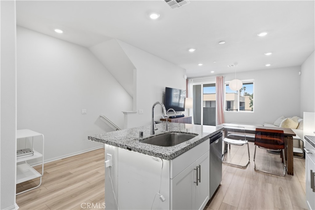 1756 Cayton