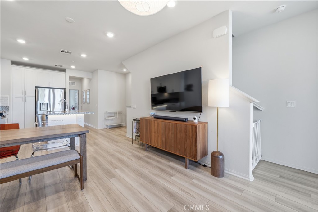 1756 Cayton