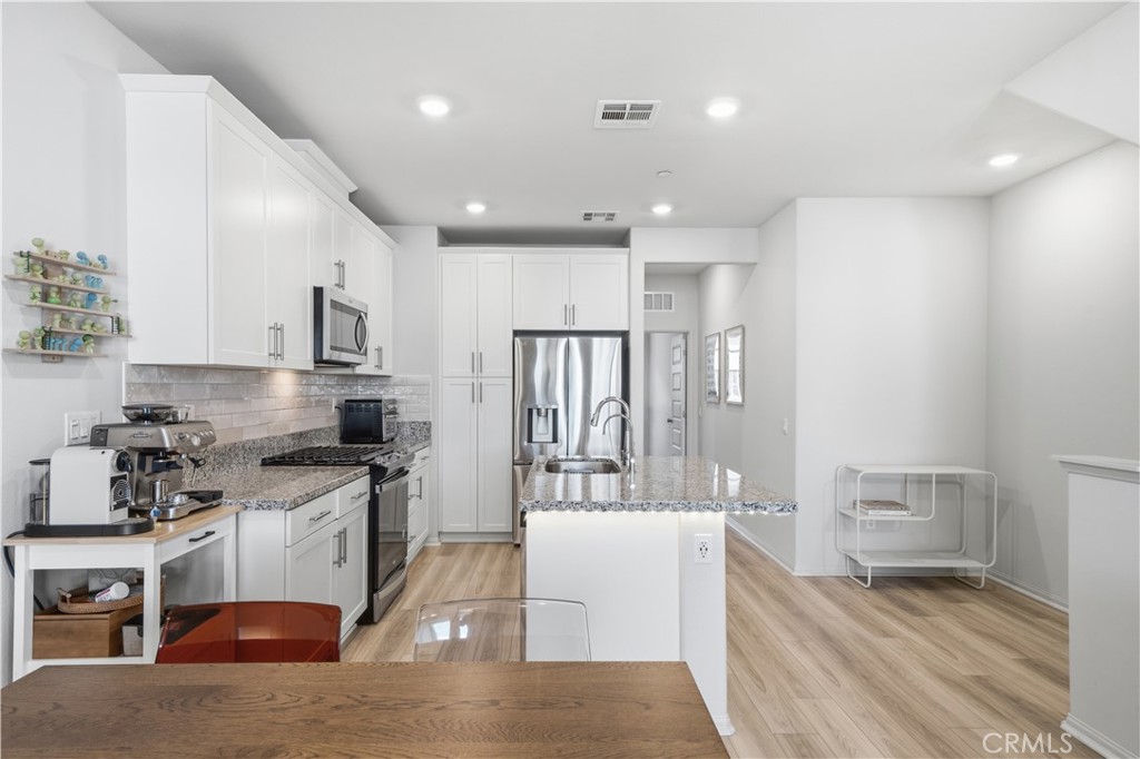 1756 Cayton