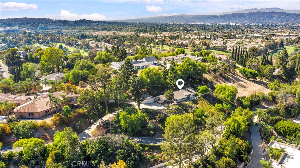 2201 Skyline Dr.