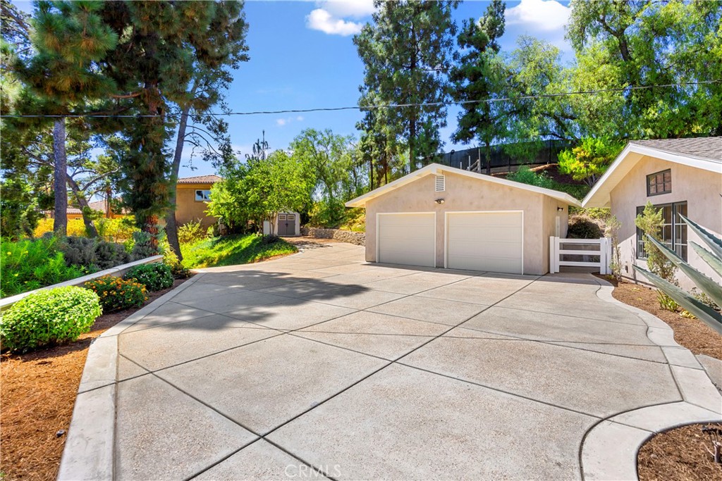 2201 Skyline Dr.