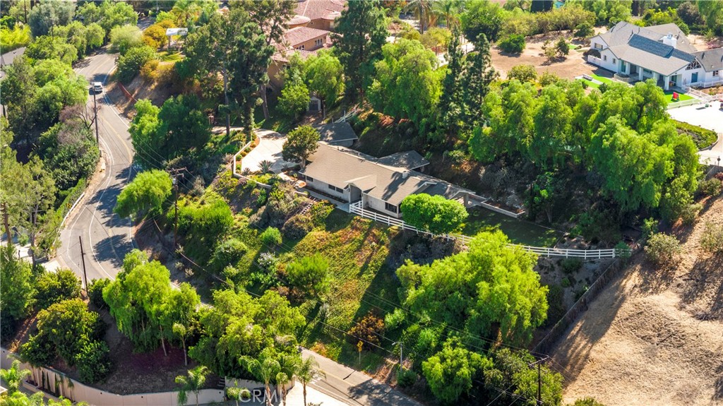 2201 Skyline Dr.