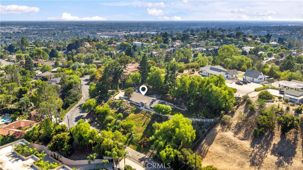 2201 Skyline Dr.