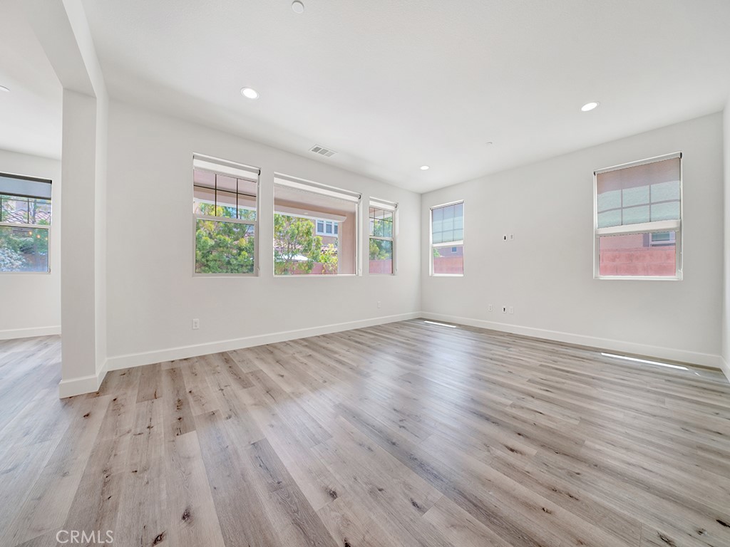 10382 Elizabeth Lane