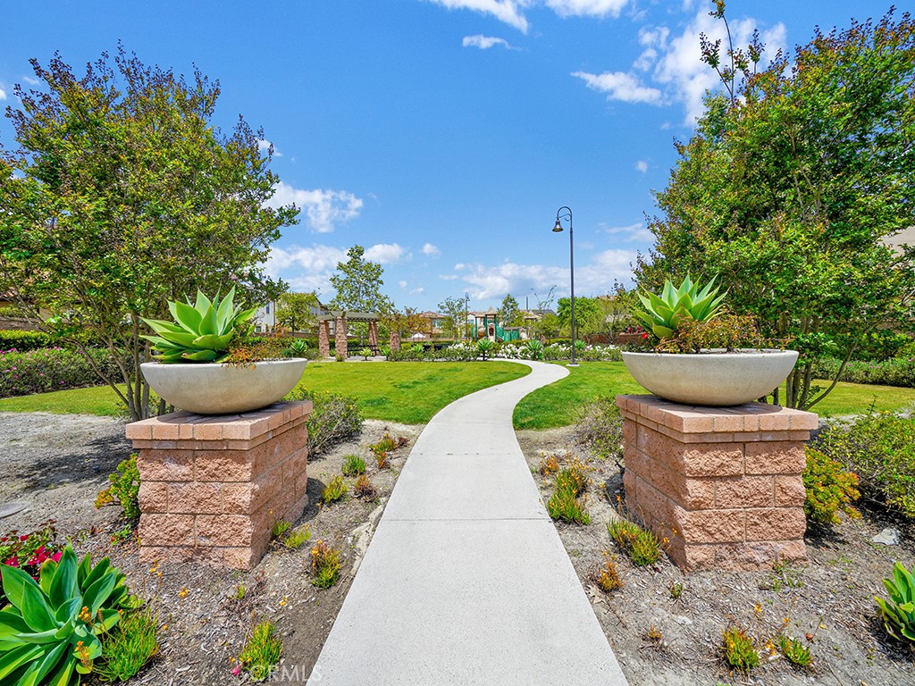 10382 Elizabeth Lane