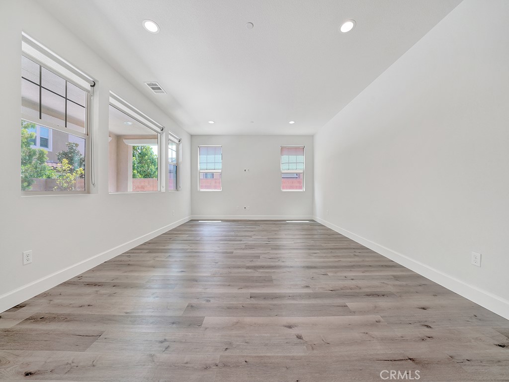 10382 Elizabeth Lane