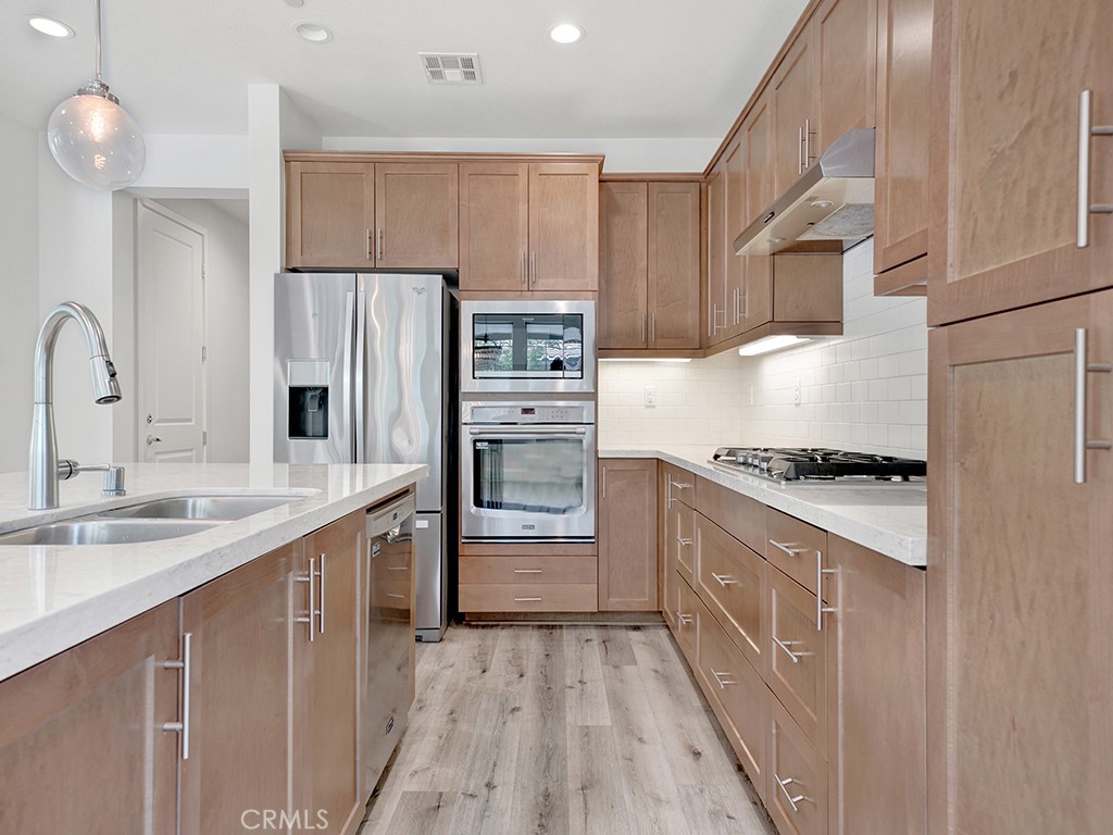 10382 Elizabeth Lane
