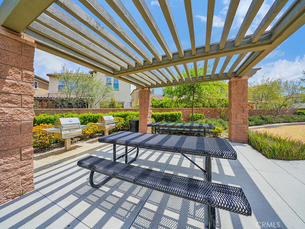 10382 Elizabeth Lane