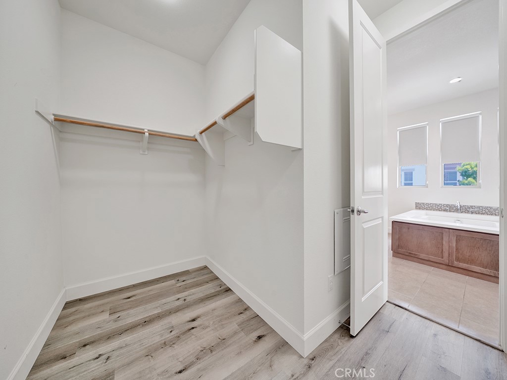 10382 Elizabeth Lane
