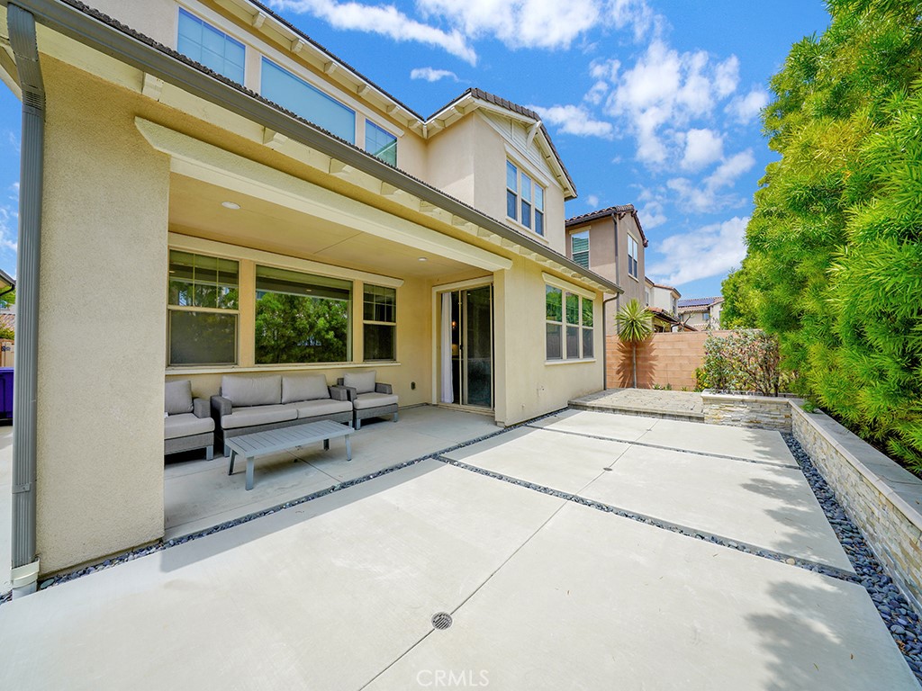 10382 Elizabeth Lane