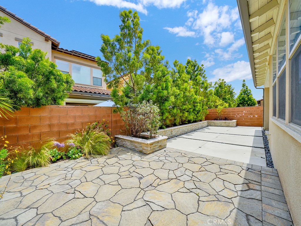 10382 Elizabeth Lane