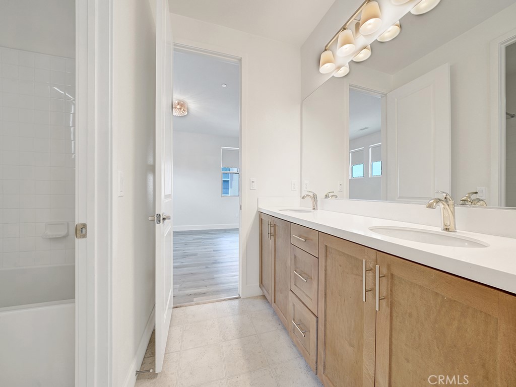 10382 Elizabeth Lane