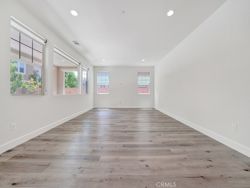 10382 Elizabeth Lane