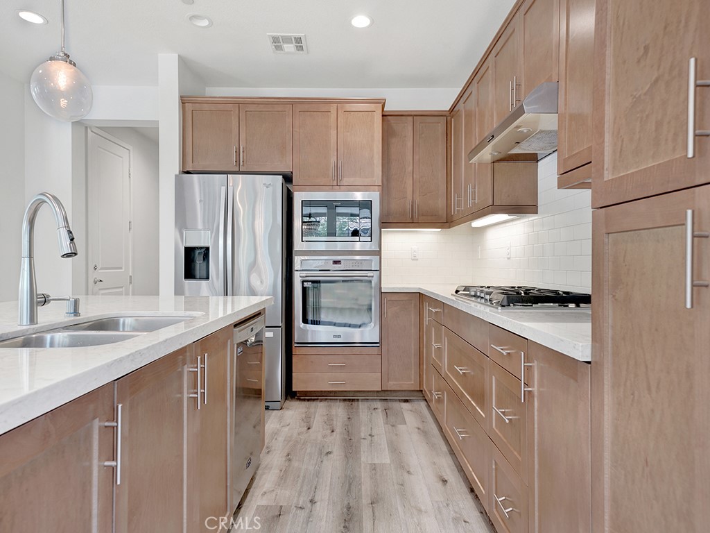 10382 Elizabeth Lane