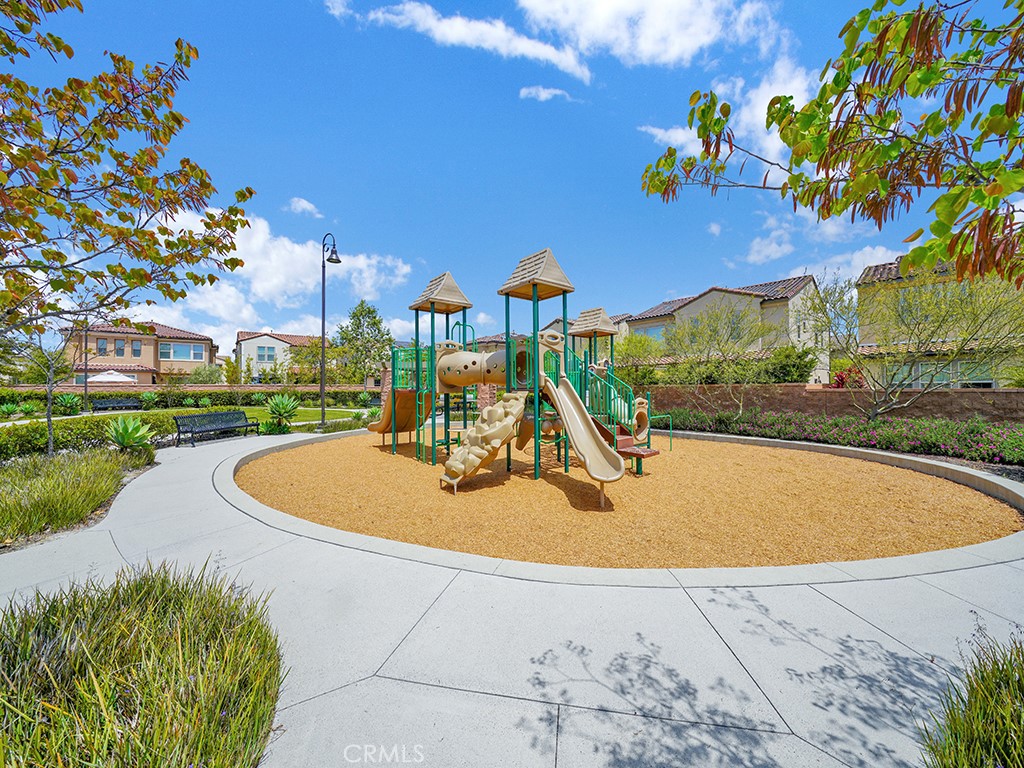 10382 Elizabeth Lane