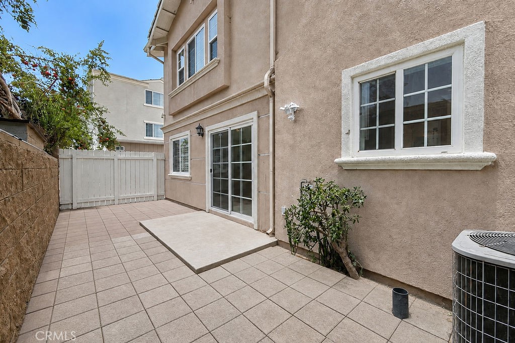 7592 Artesia