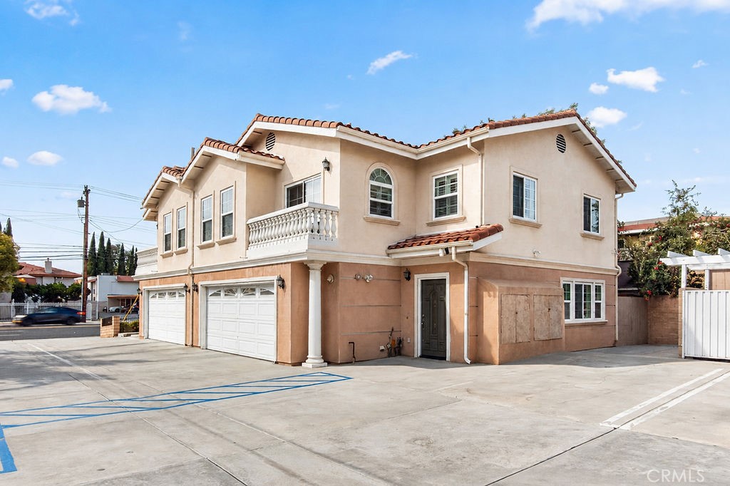 7592 Artesia