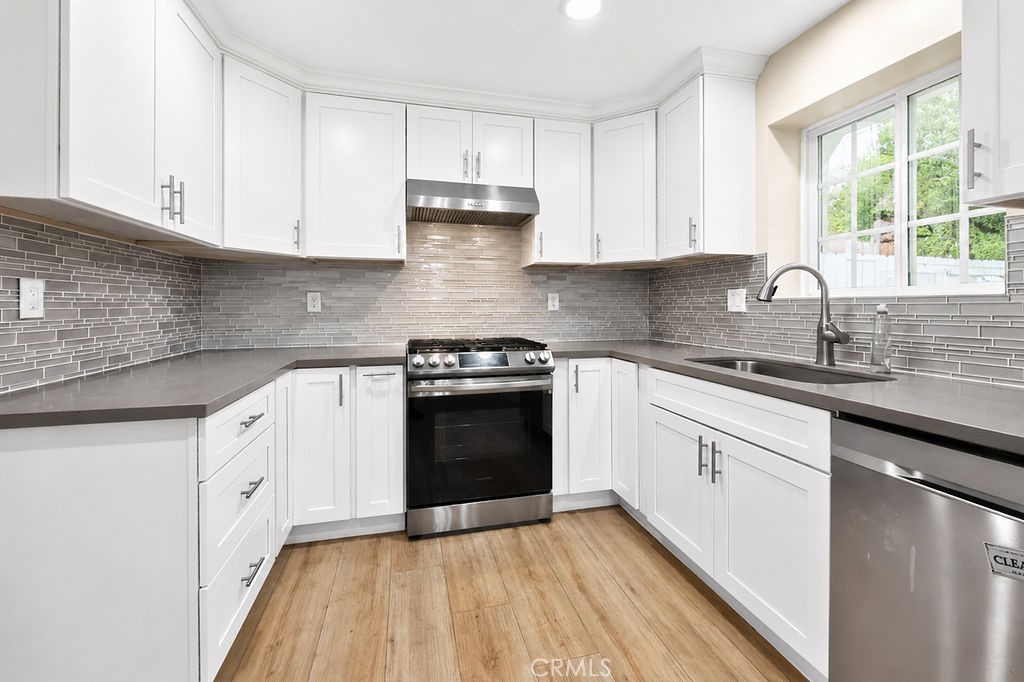7592 Artesia