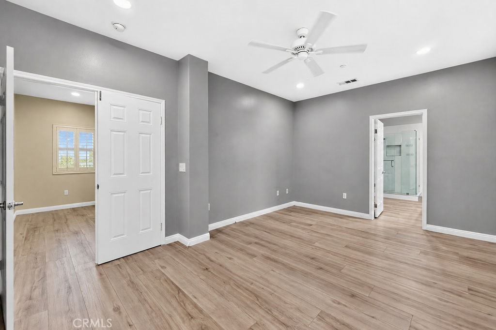 7592 Artesia