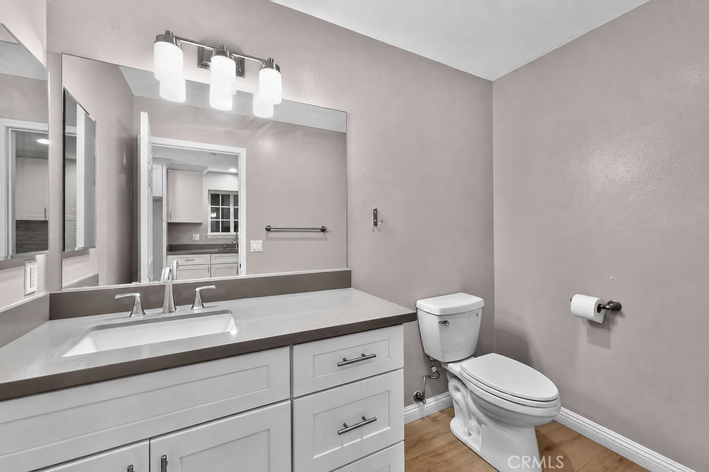 7592 Artesia