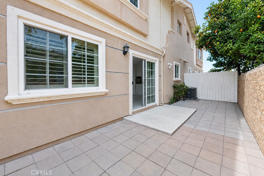 7592 Artesia
