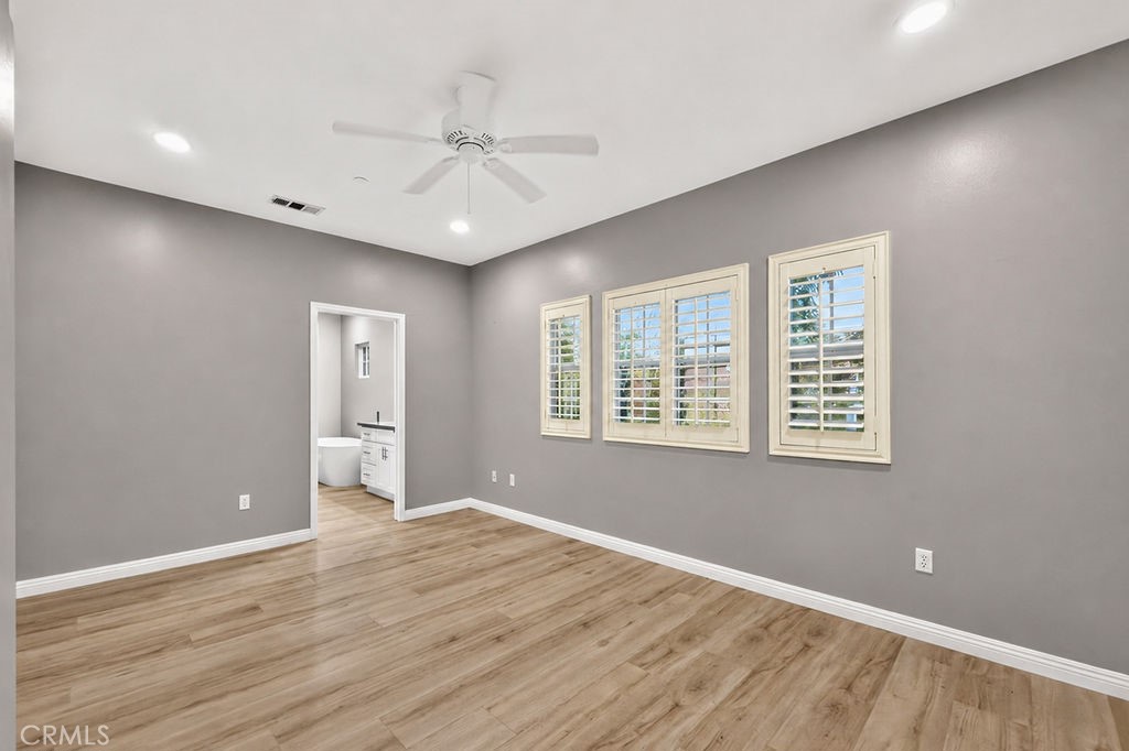 7592 Artesia