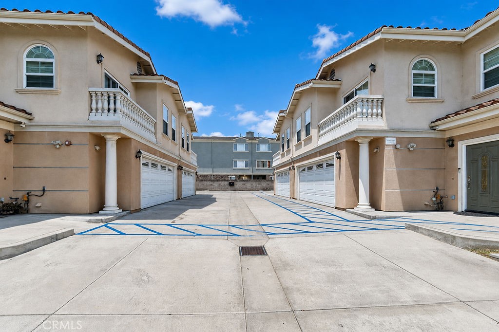 7592 Artesia