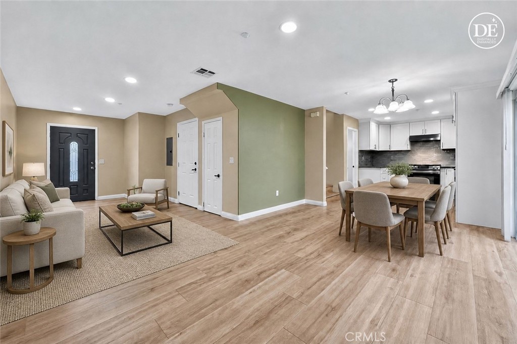 7592 Artesia