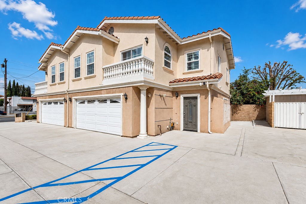 7592 Artesia