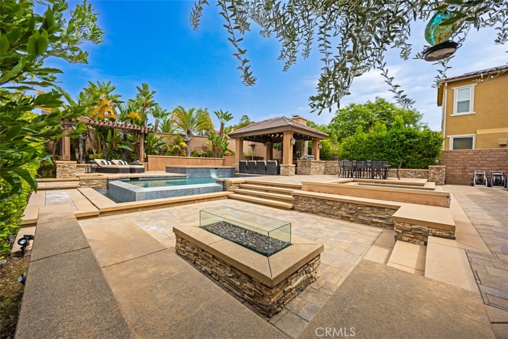 2709 Alamitos Road